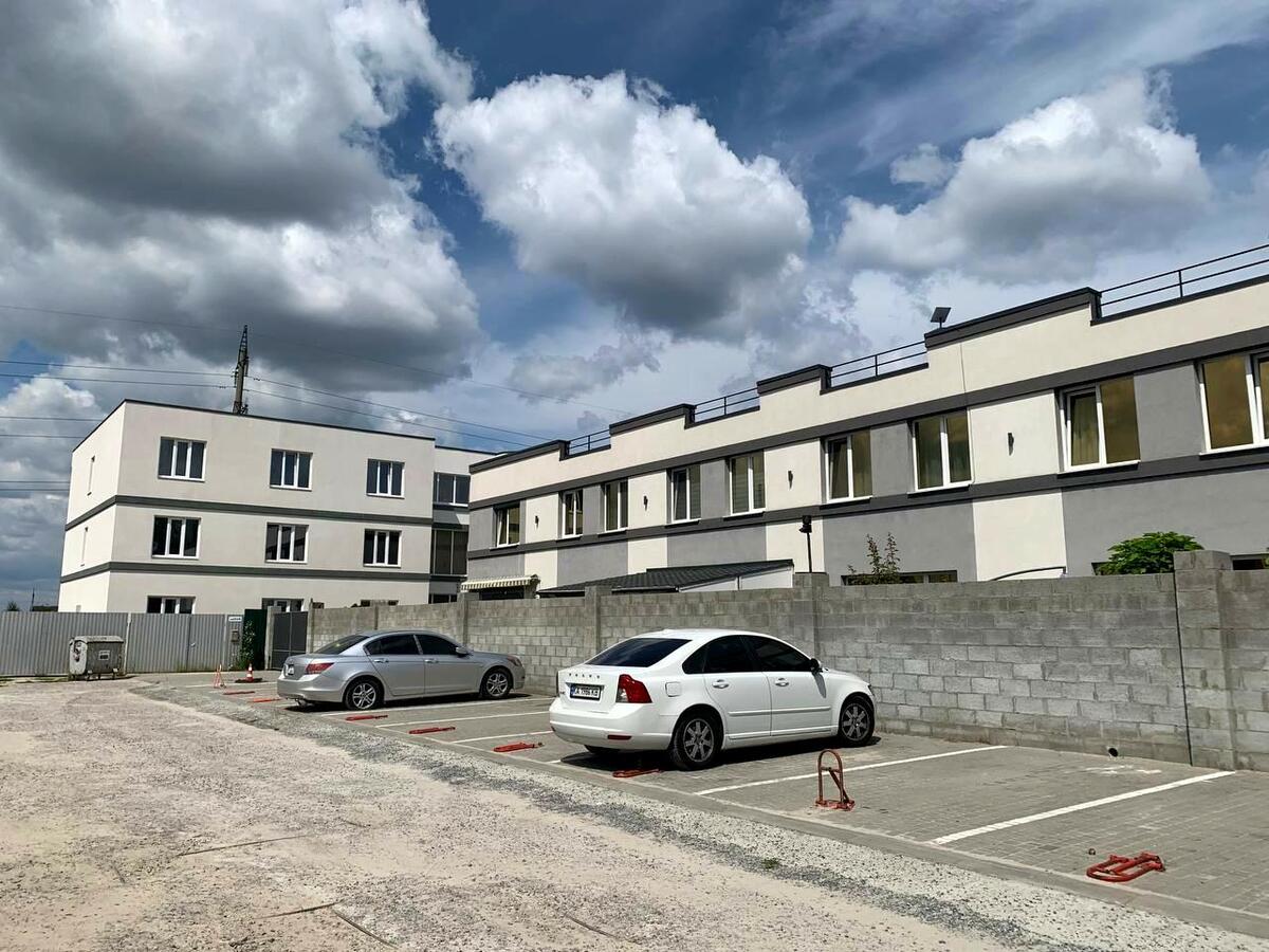 Київська, 1/8