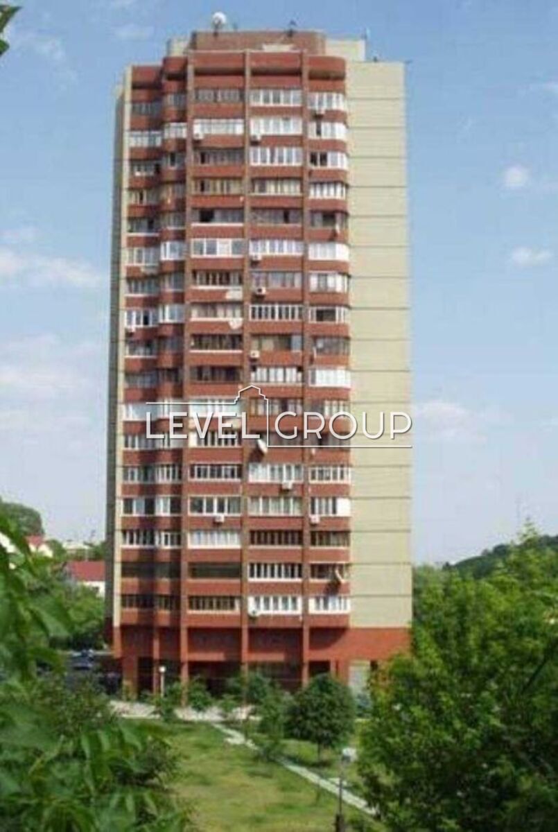 Старонаводницька вул., 8а