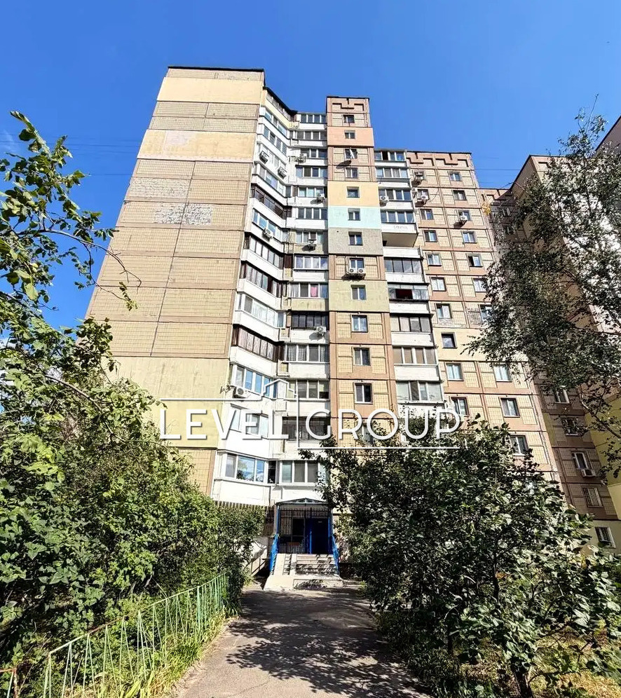 Ореста Васкула вул. (Феодори Пушиної), 8