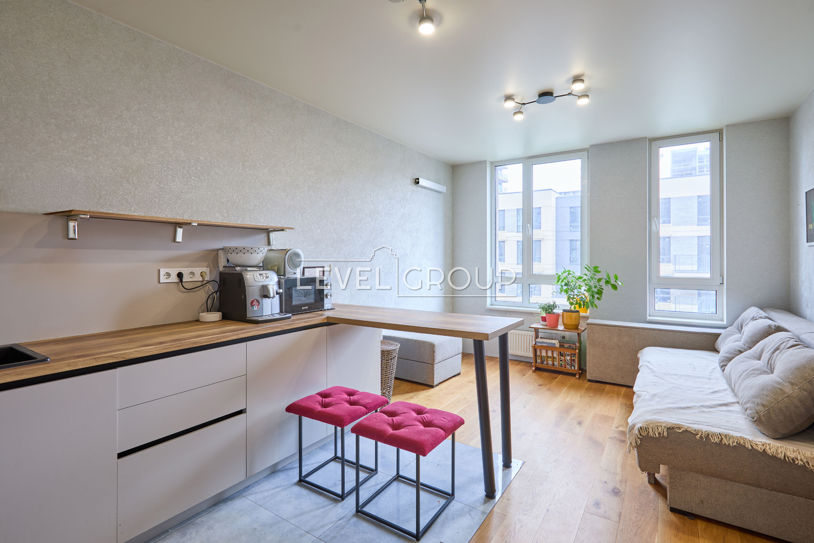 Салютна вул., 2к19