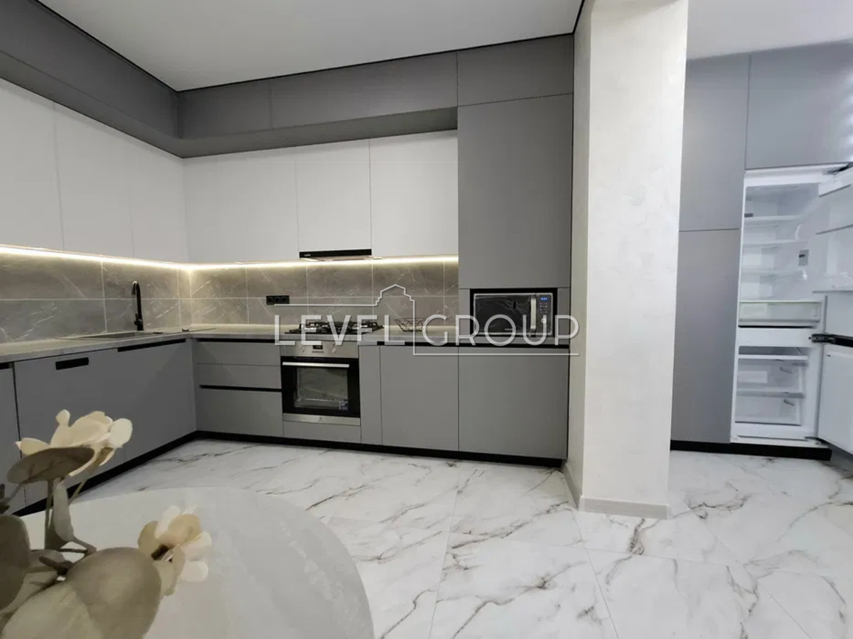 Святошинська, 56