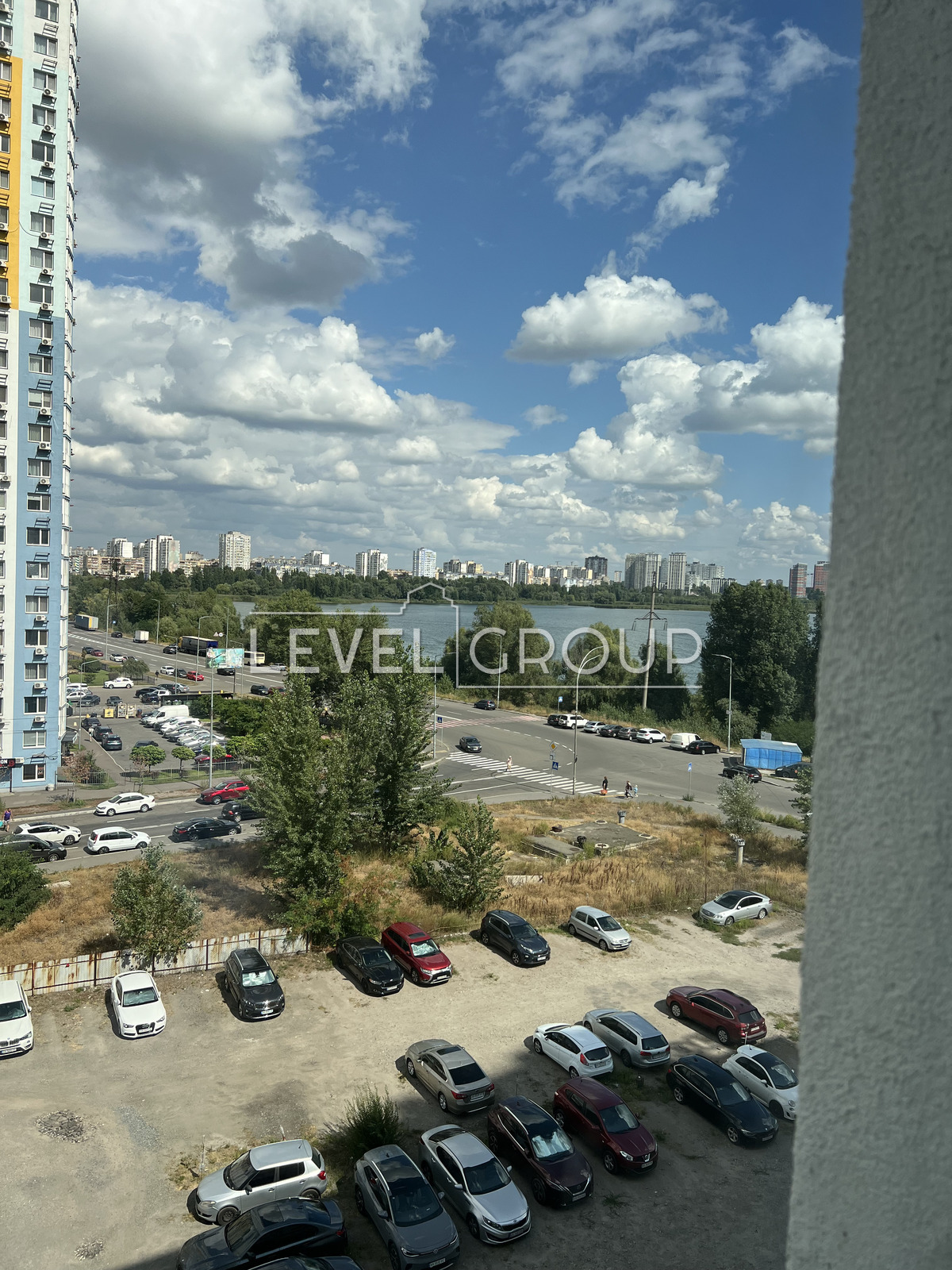 Revutskoho St., 52