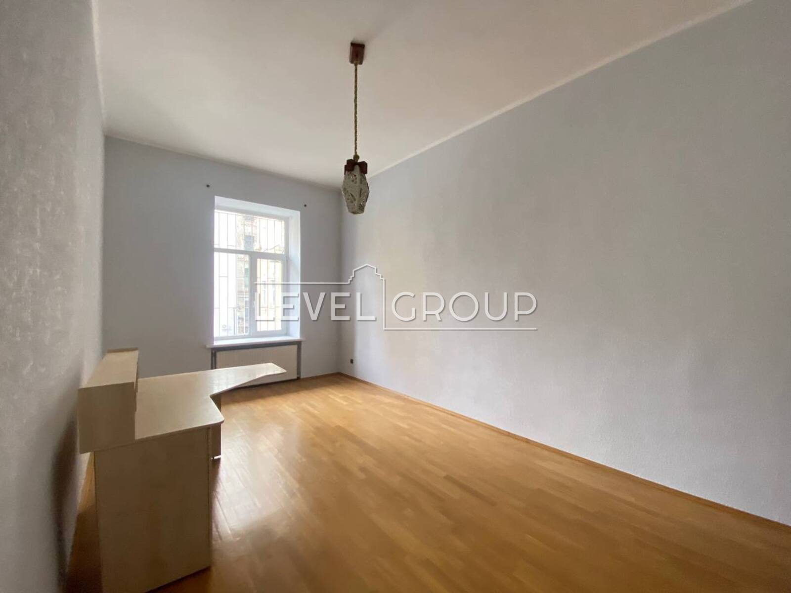 Саксаганського вул., 28