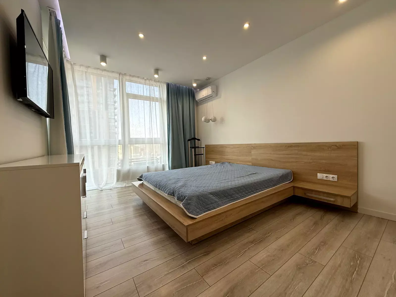 Предславинська вул., 55а