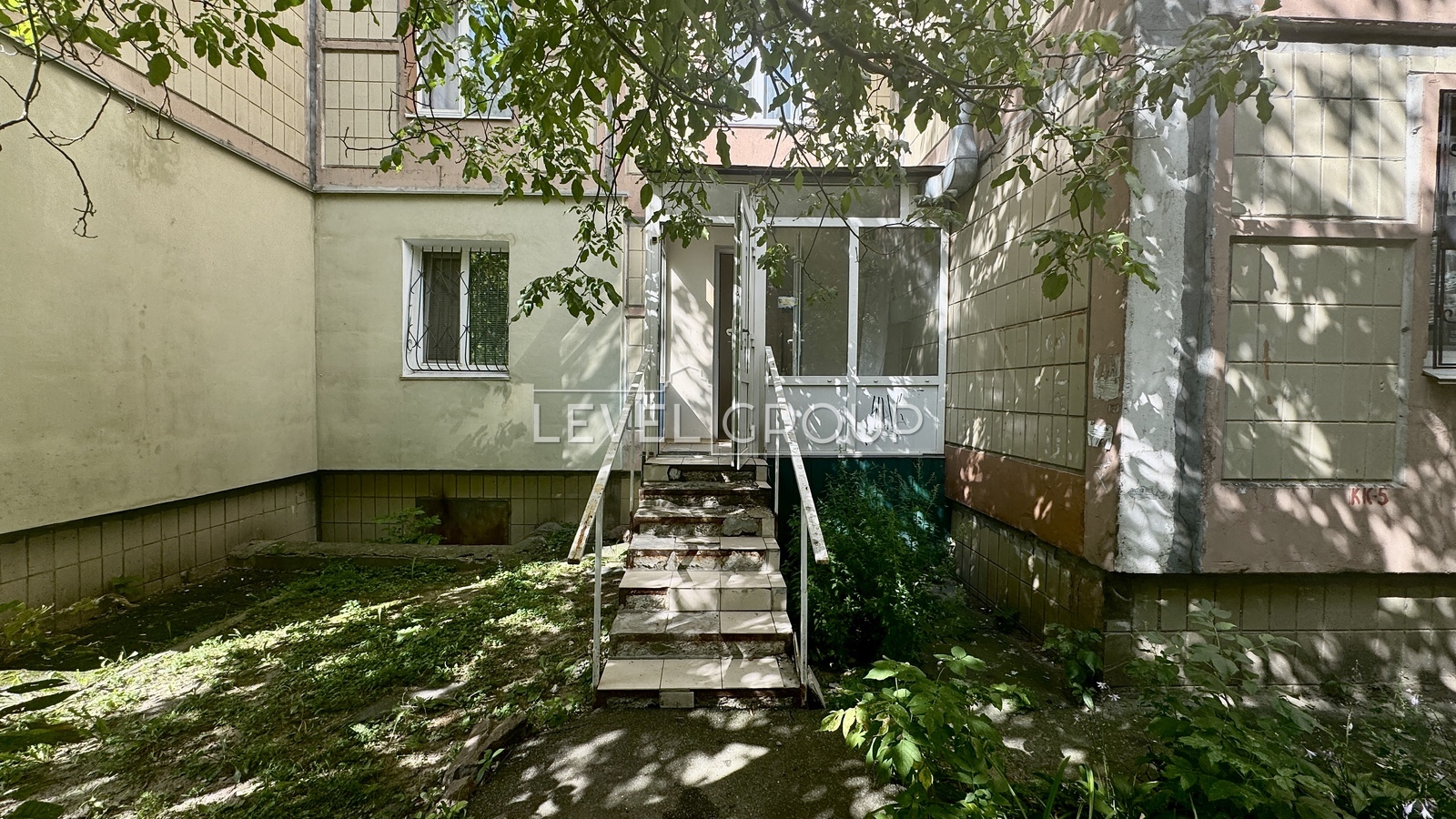 Academician Efremov St. (Komandarma Uborevicha), 3