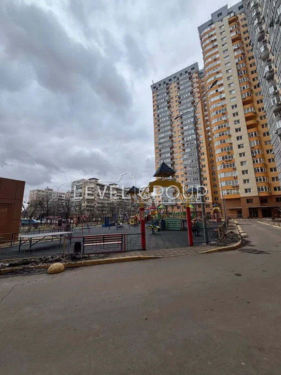 Юрія Кондратюка вул., 3