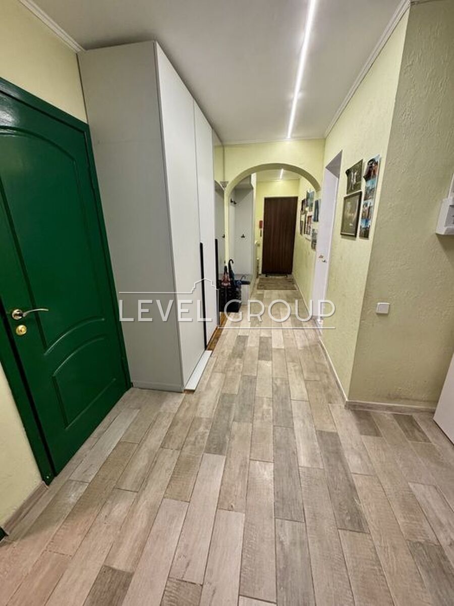 Obolonska St., 47