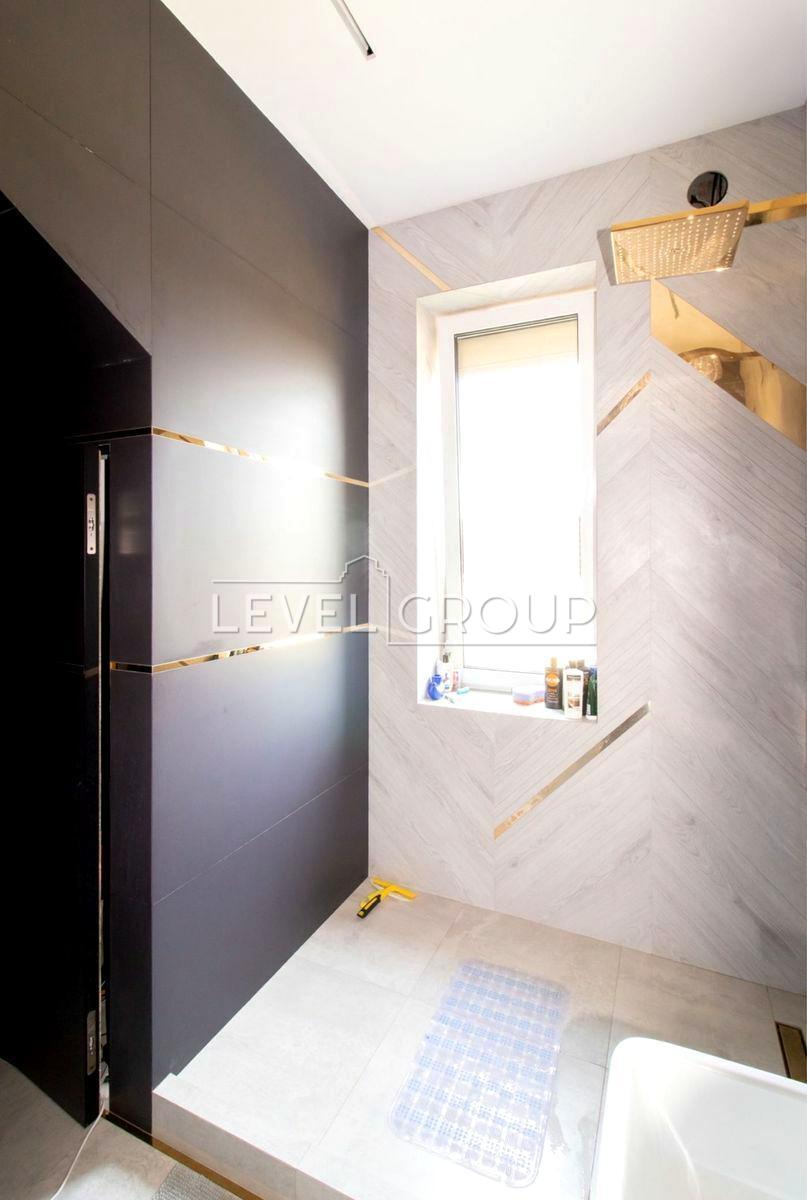 Захрестова вулиця, 15