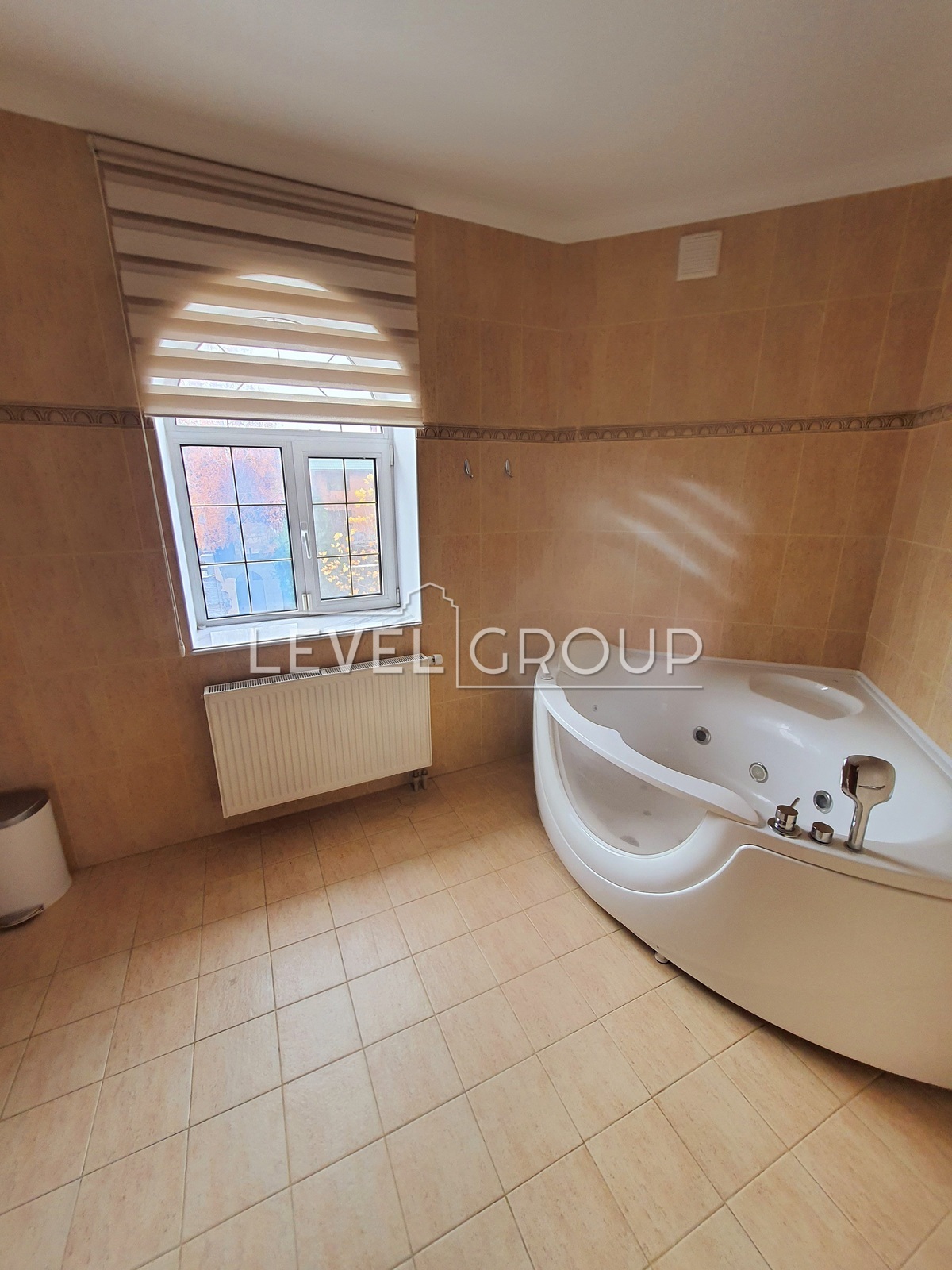 Соловяненка, 125