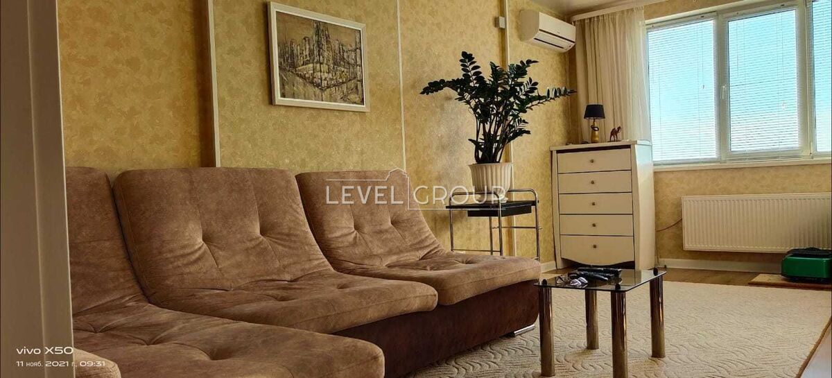 name_en