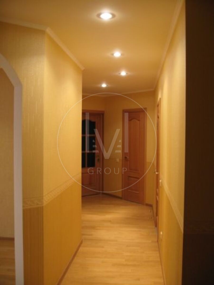 Raisy Okipnoy St., 4