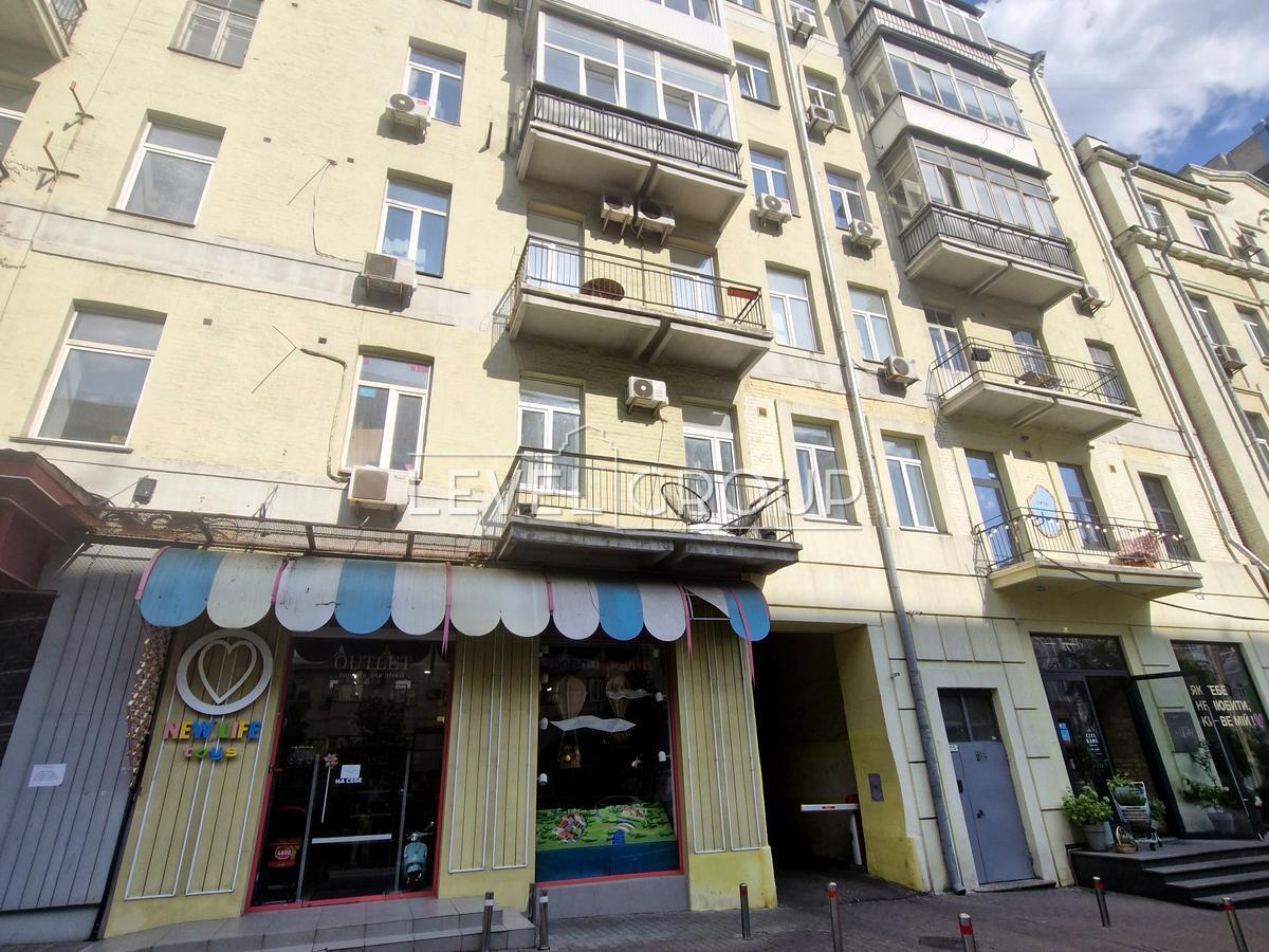 Velyka Vasylkivska St. (Chervonoarmiyska), 47