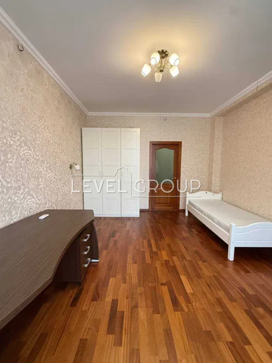 Antonovych St. (Gorky), 103