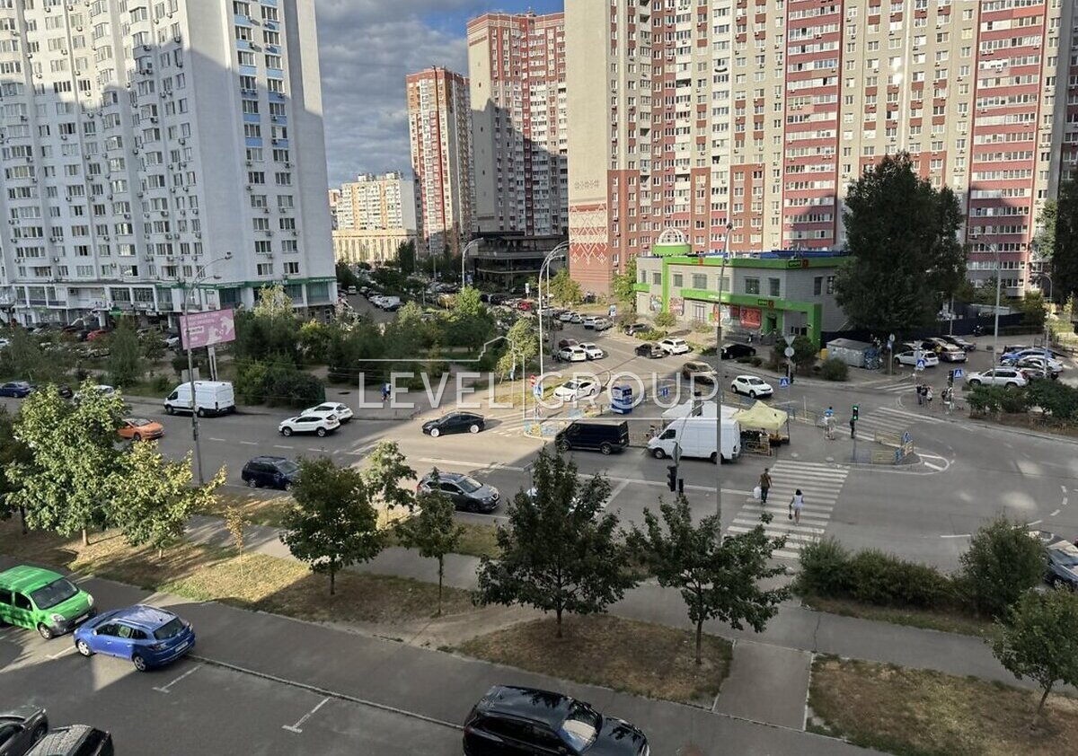 Єлизавети Чавдар вул., 14