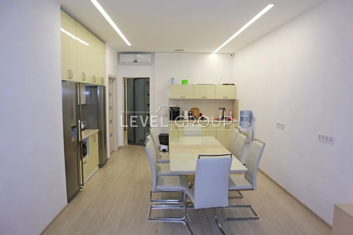 Antonovych St. (Gorky), 131