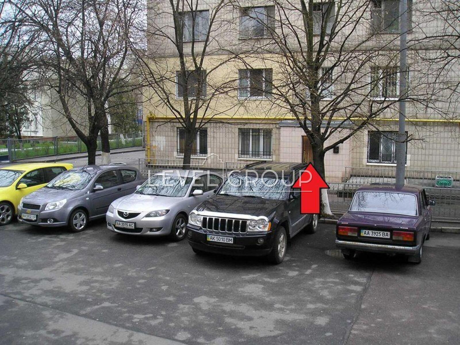 Іпсилантіївський пров. / Аїстова вул, 3