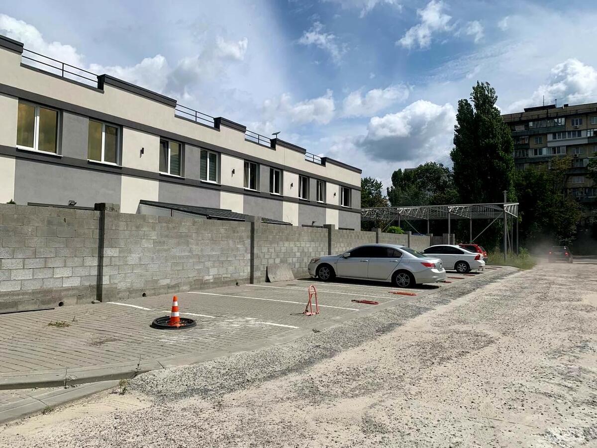 Київська, 1/8