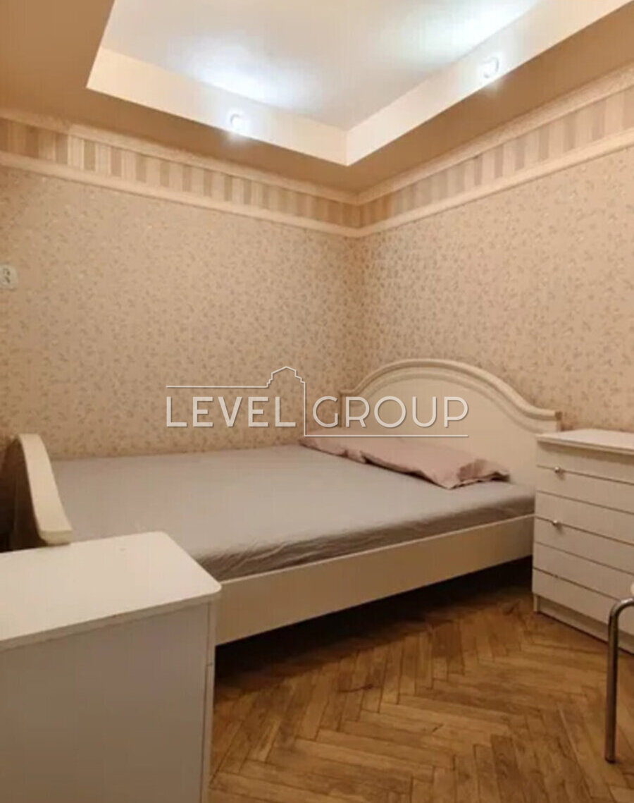 Голосіївський просп. (проспект 40-річчя Жовтня), 82