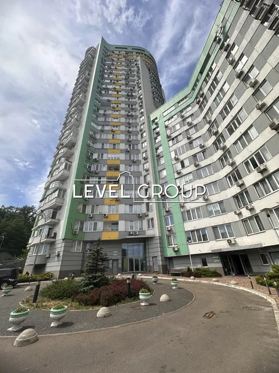 Вишгородська вул., 45