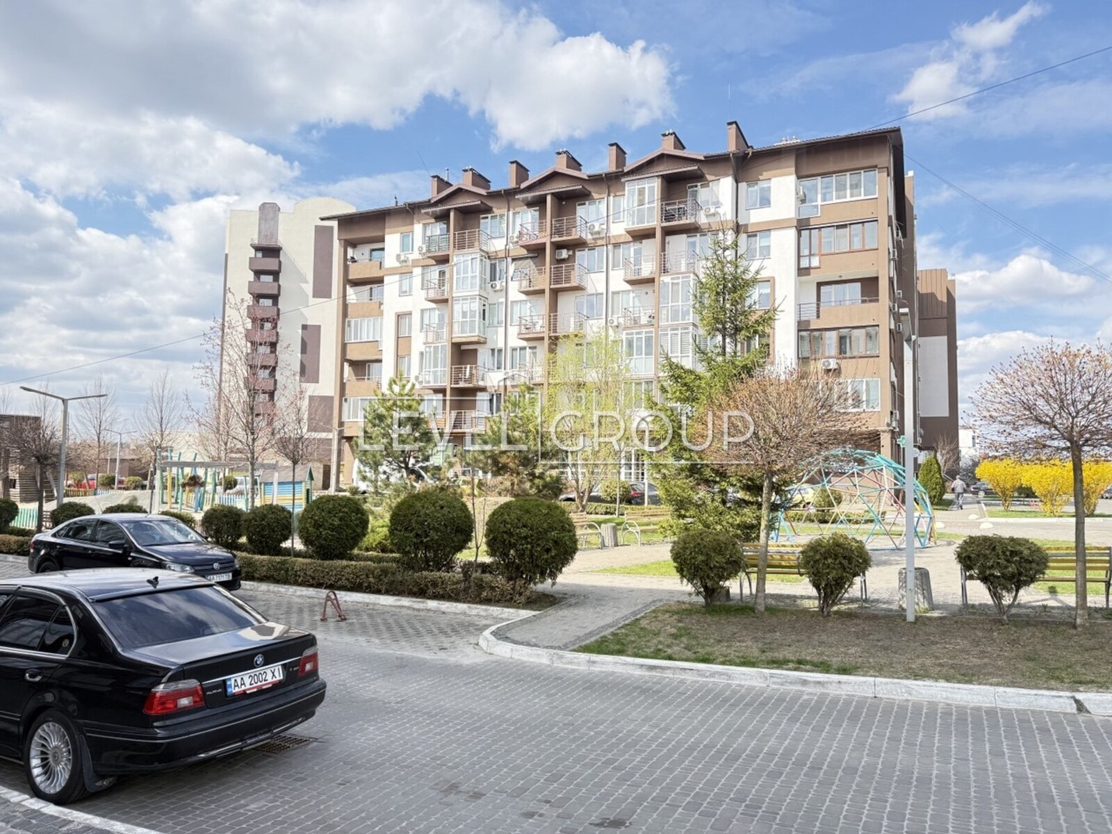 Leonid Kadenyuk St., 11