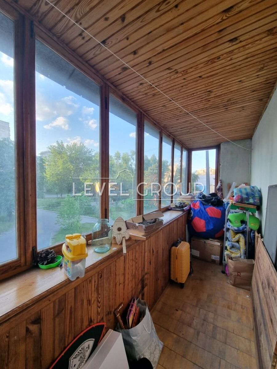 Ореста Левицького вул. (Академіка Курчатова), 8б
