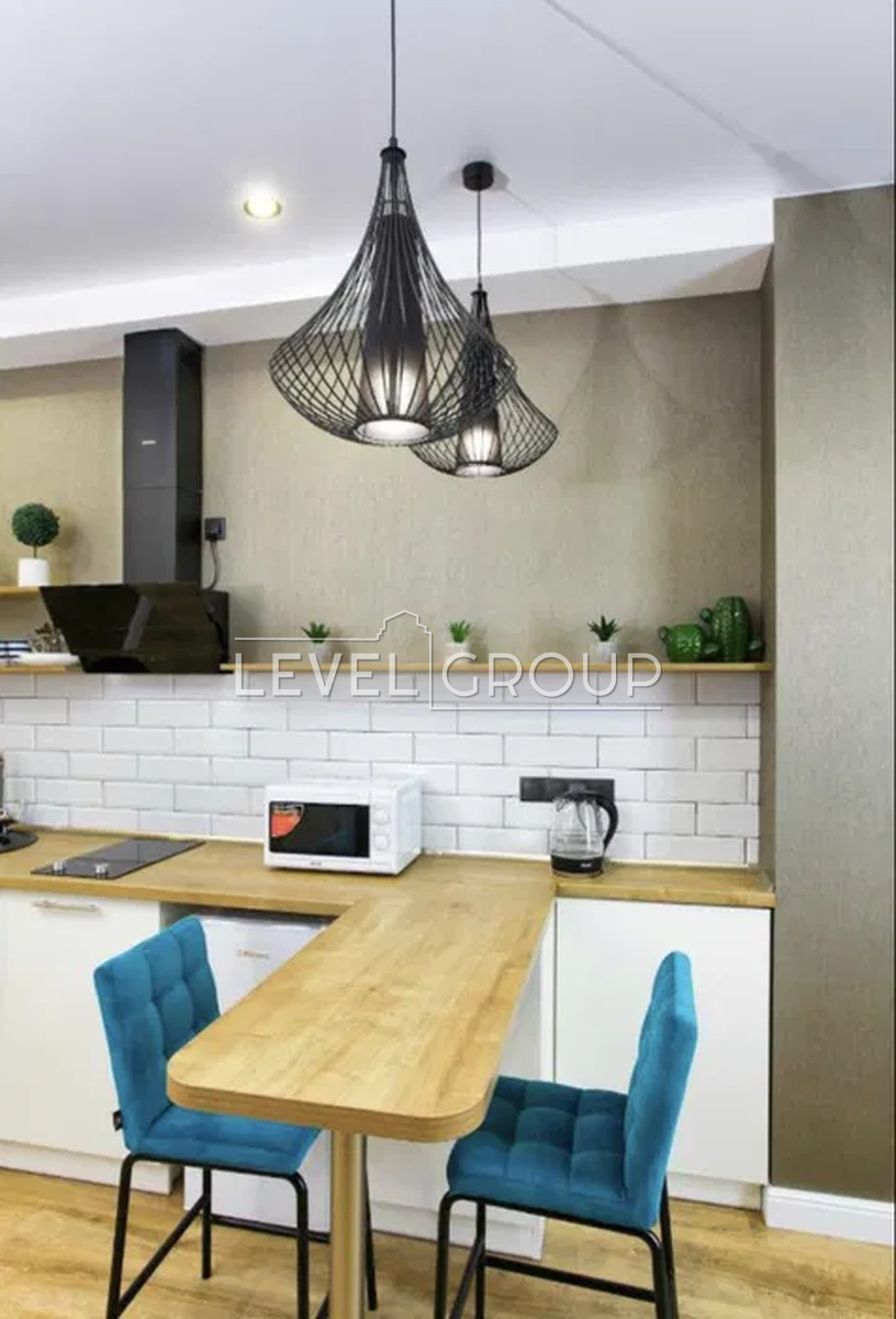 Yevhen Konovalets St. (Shchorsa), 36e