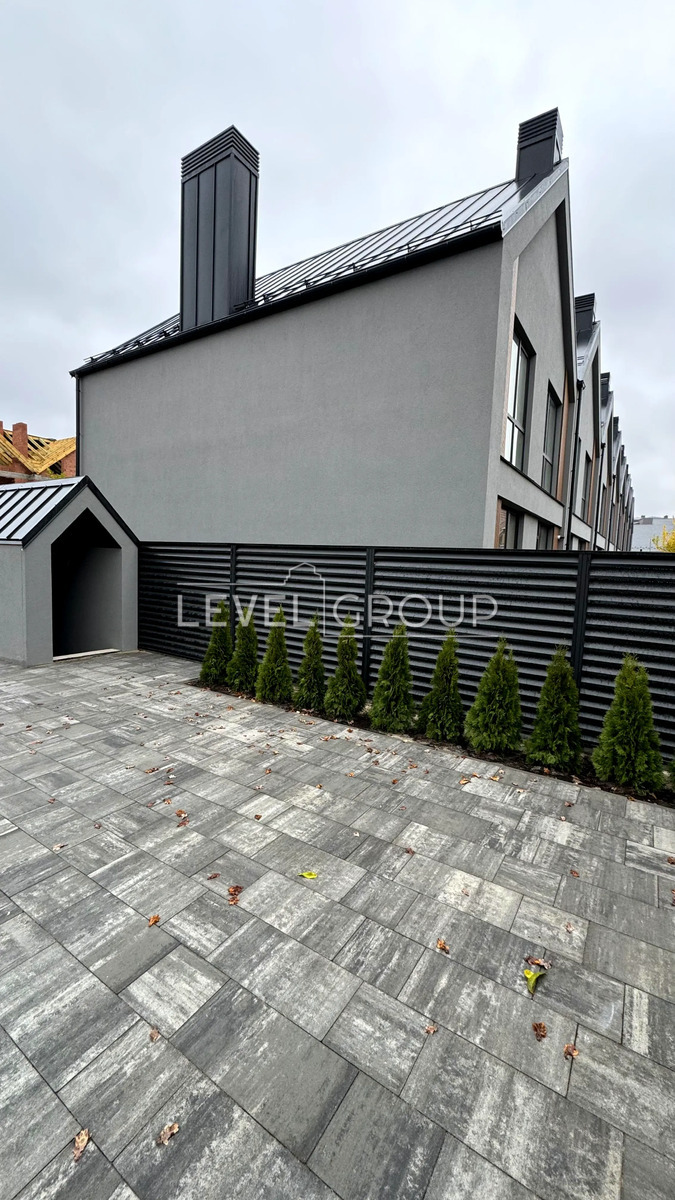 Yevhen Paton St., 15