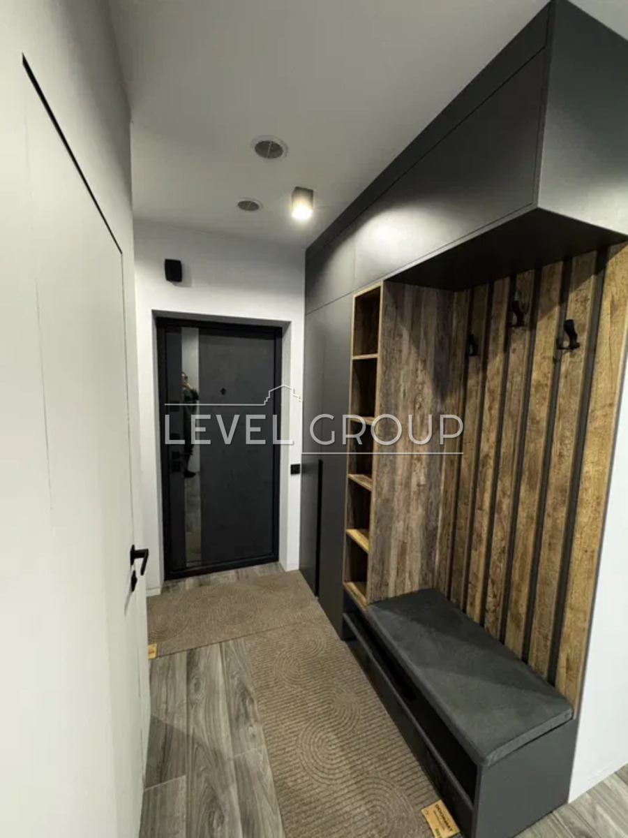 Всеволода Змієнка вул., 21