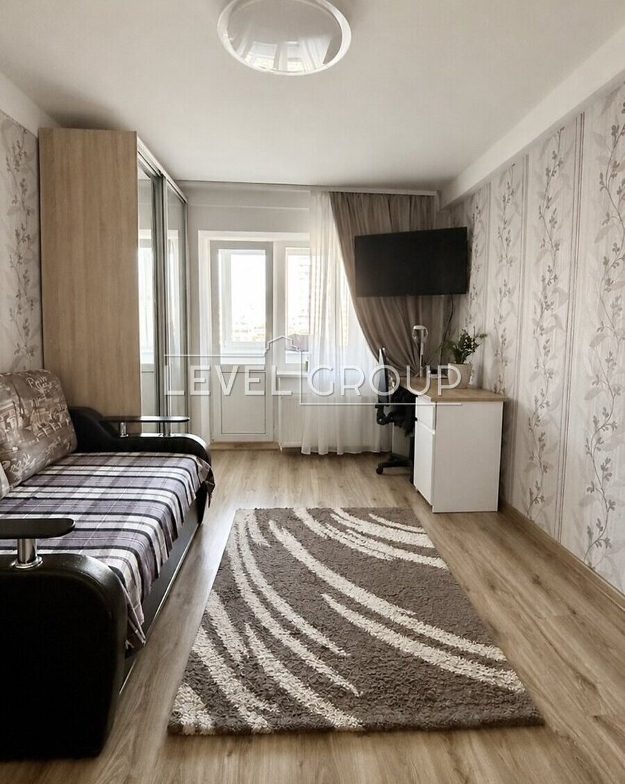 Йорданська вул. (Лайоша Гавро), 8