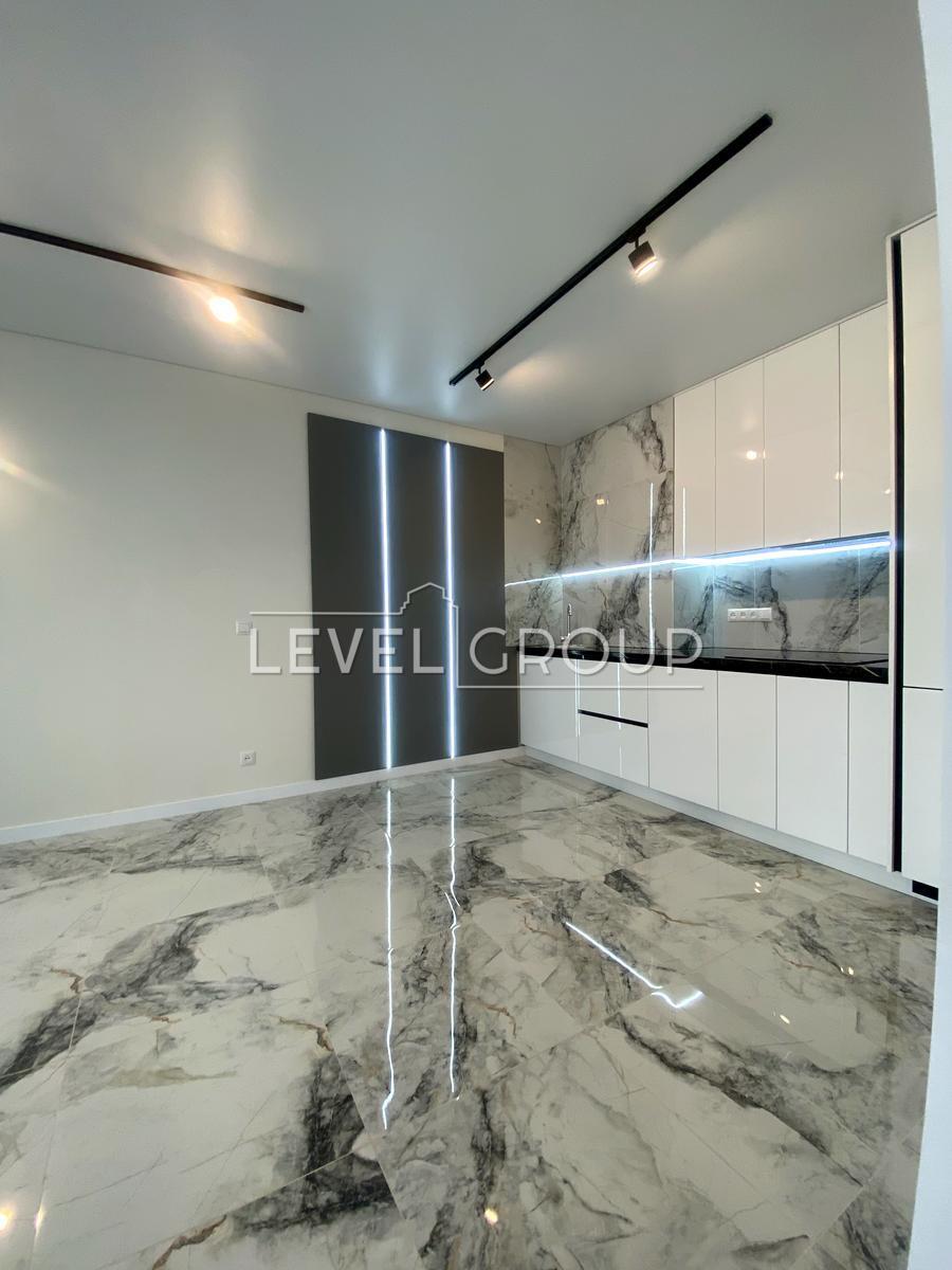 Повітряних Сил просп. (Повітрофлотський), 56