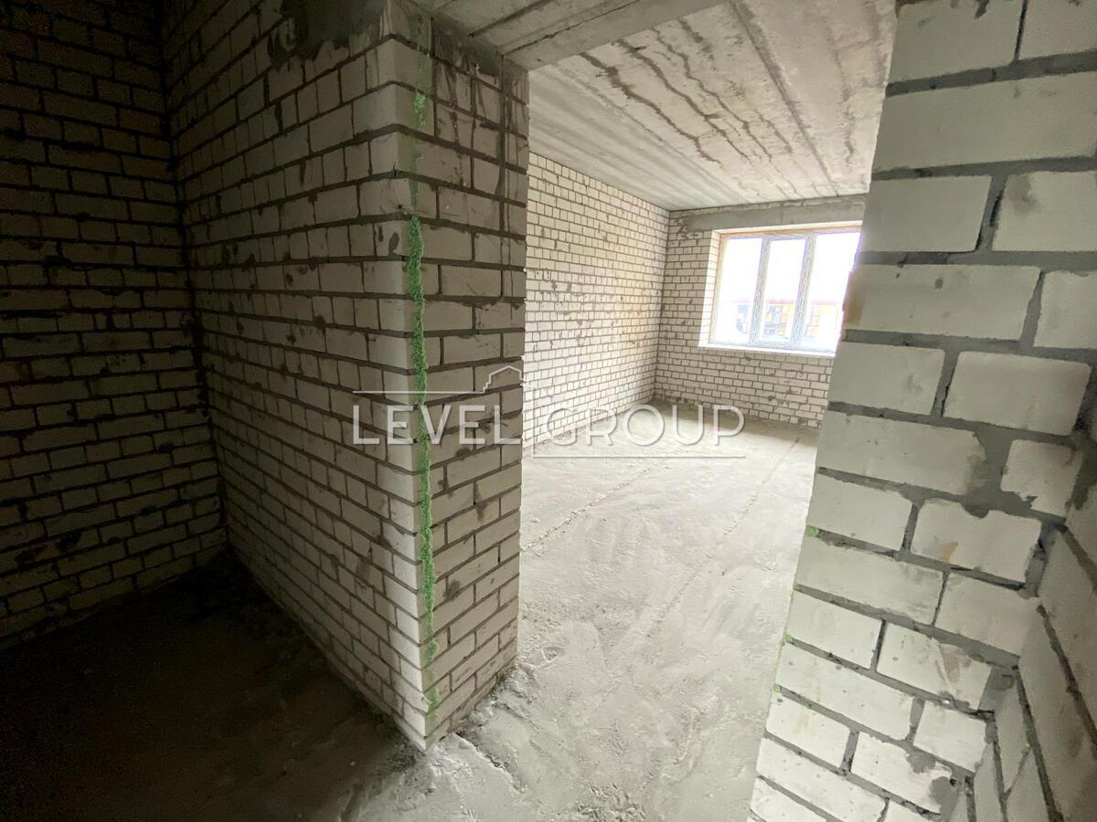name_en