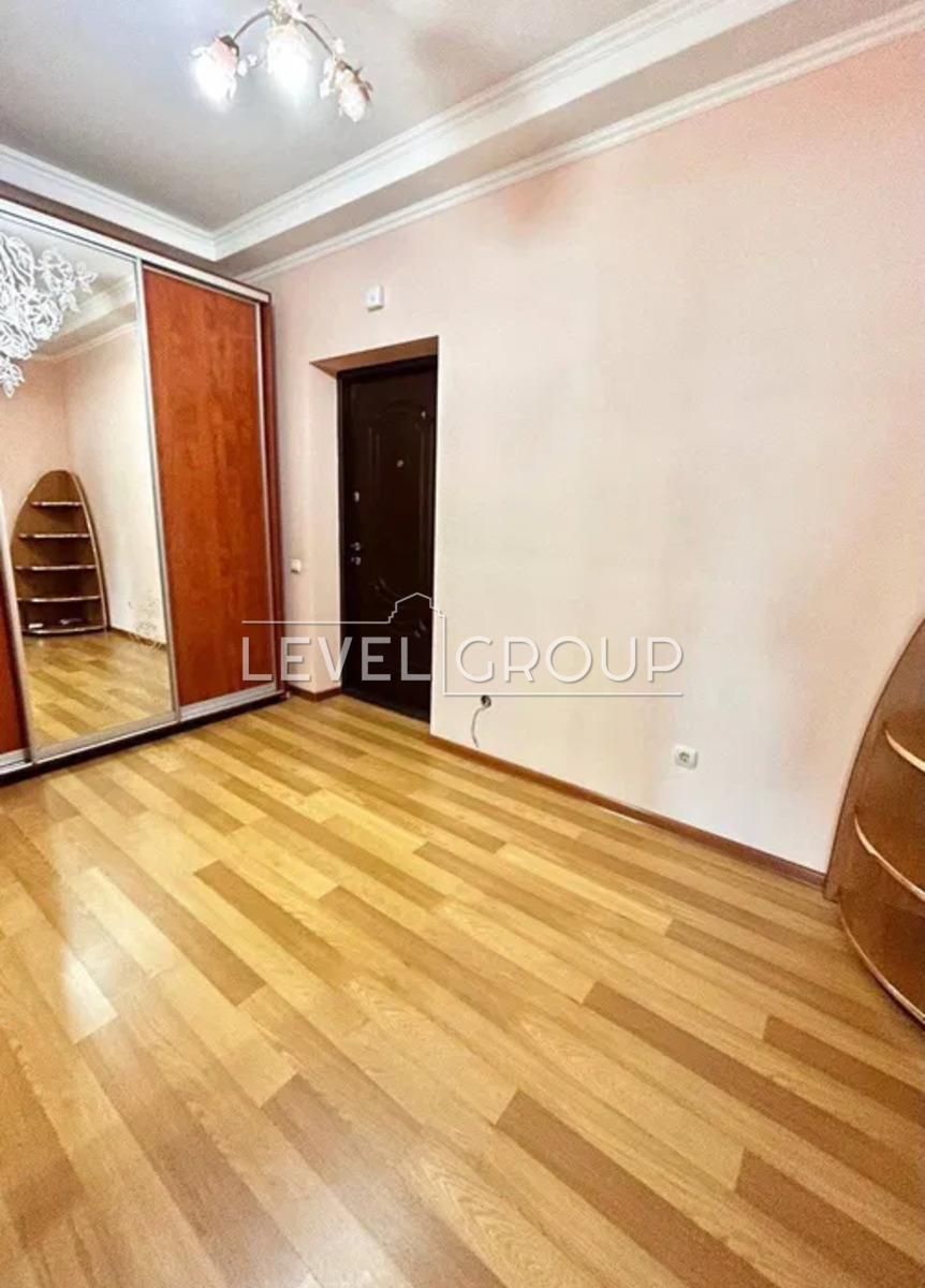 Lesia Ukrainka St., 11