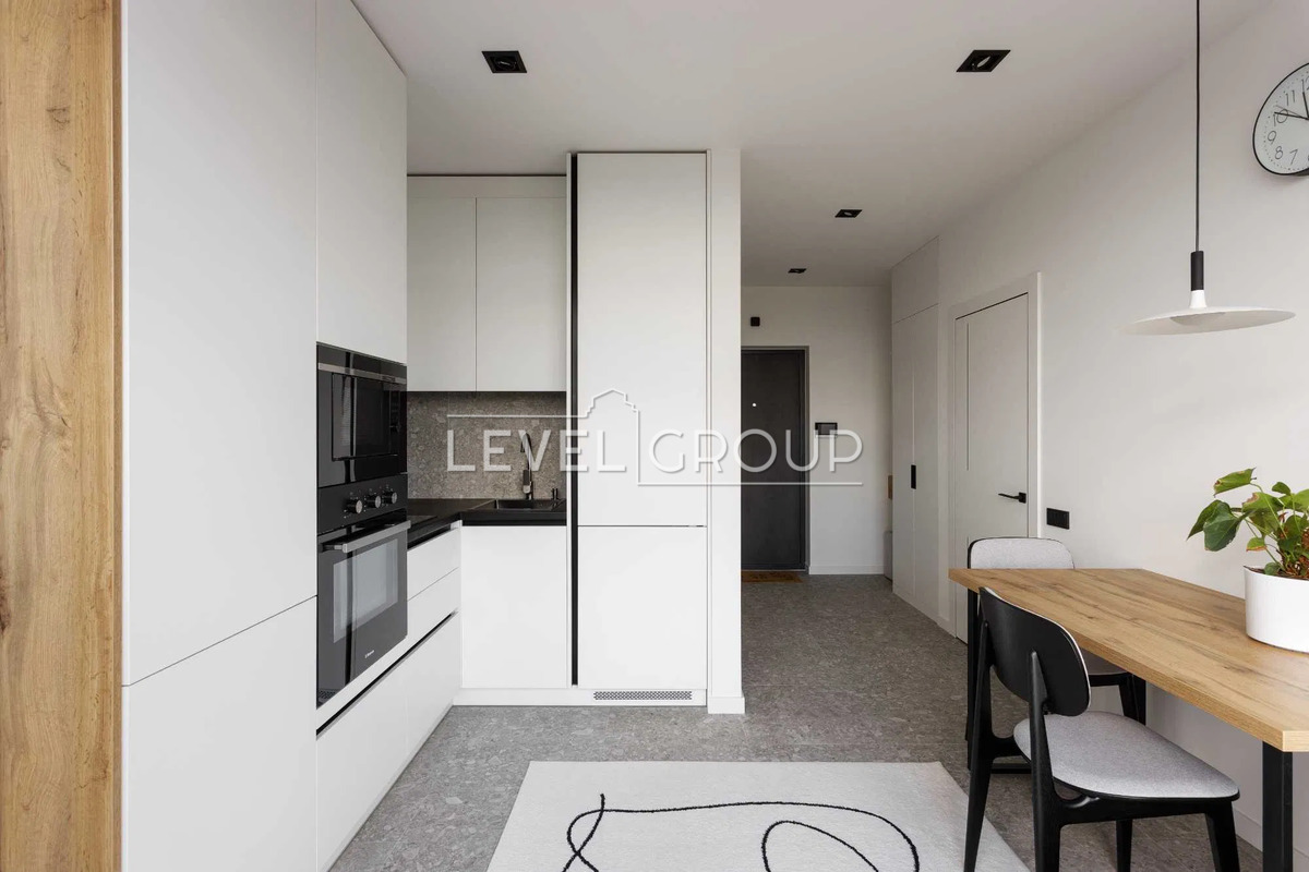 оптимістична, 1