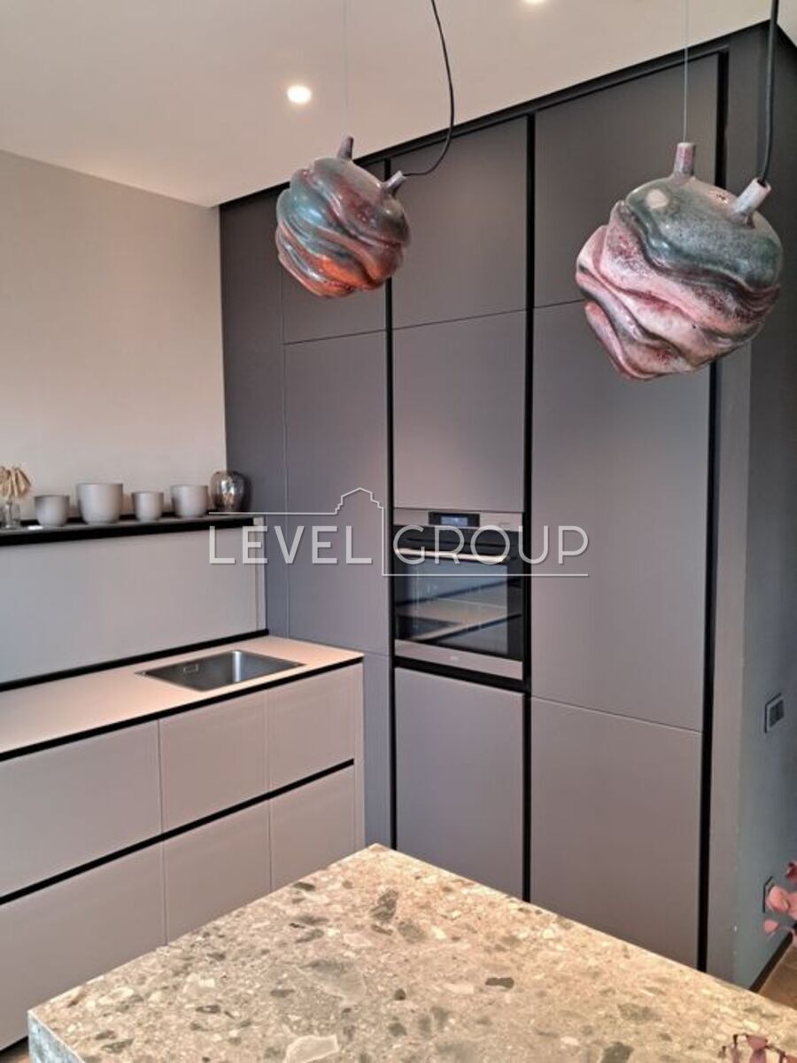 Андрія Верхогляда вул. (Михайла Драгомірова), 5