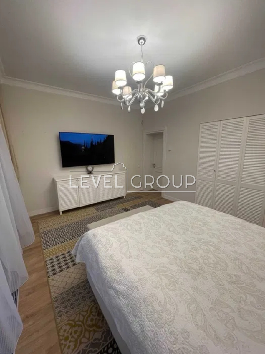 Академіка Кащенка вул., 10