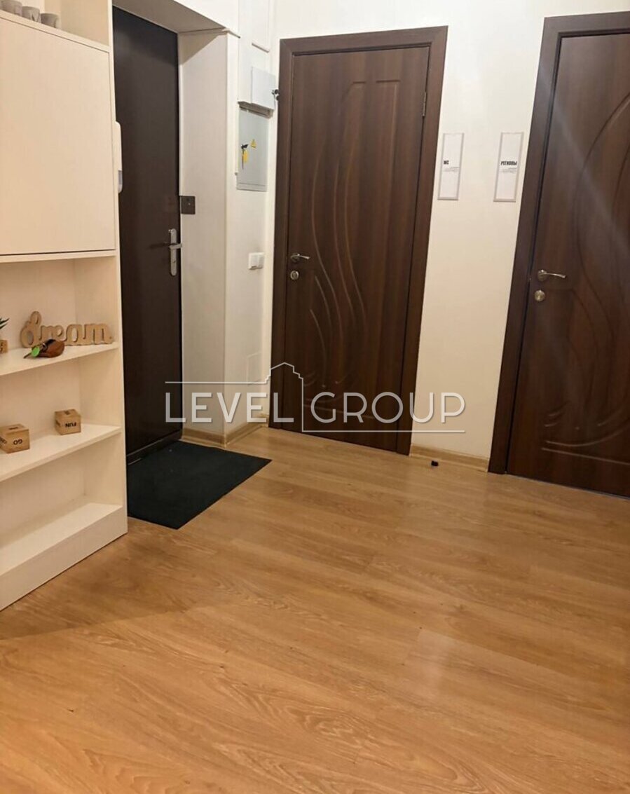 Дніпровська набережна, 14Б