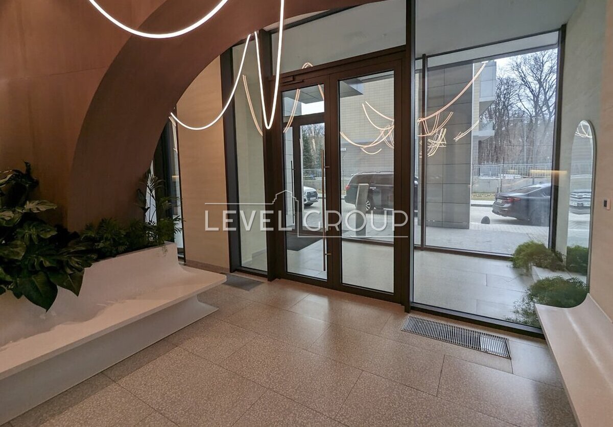 Beresteyskyi Ave. (Peremohy), 42a