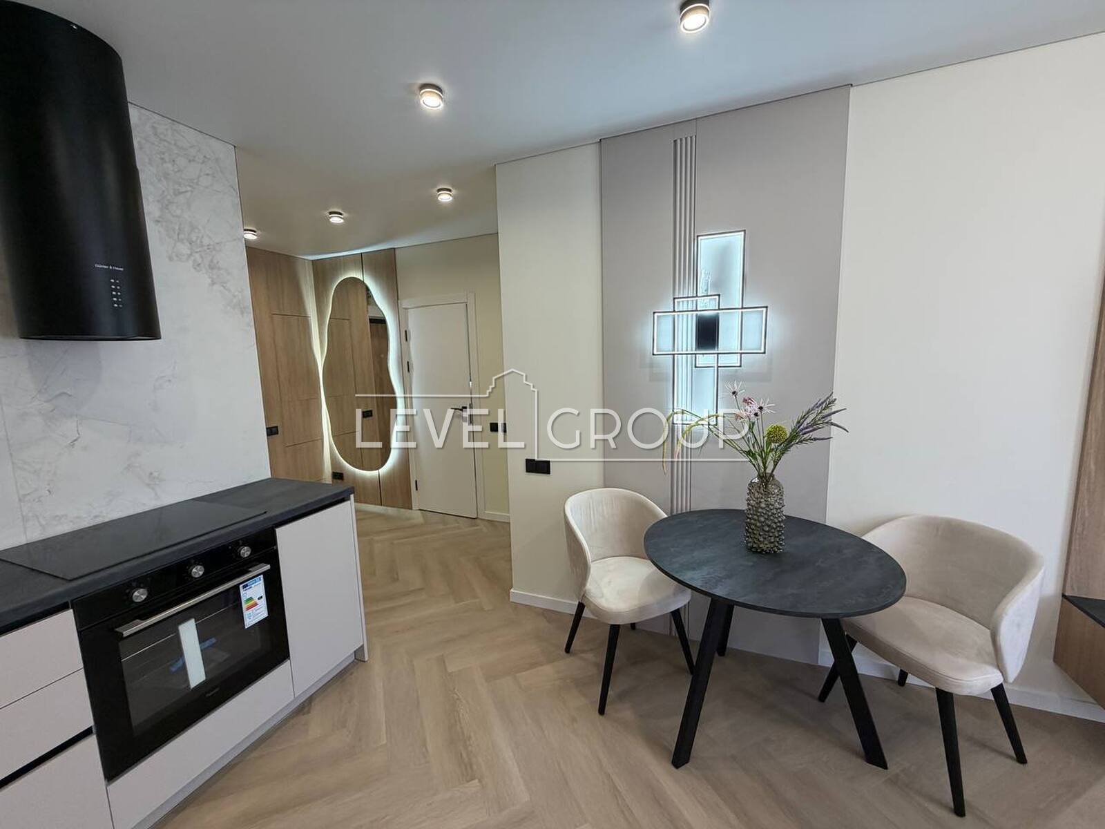 Oleksandra Olesia St., 17A