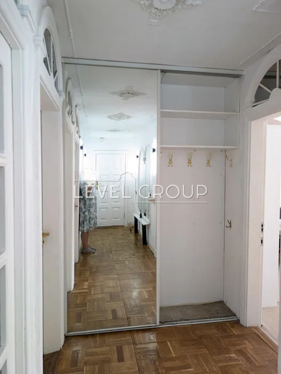 Obolonskyi Avenue, 14a