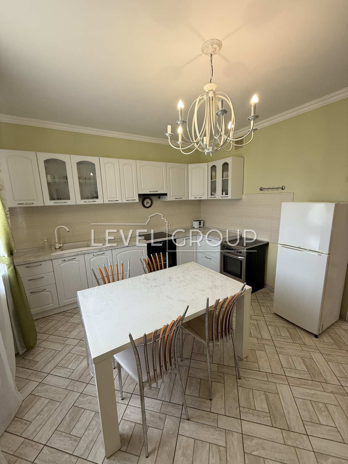 Миколаївська, 37