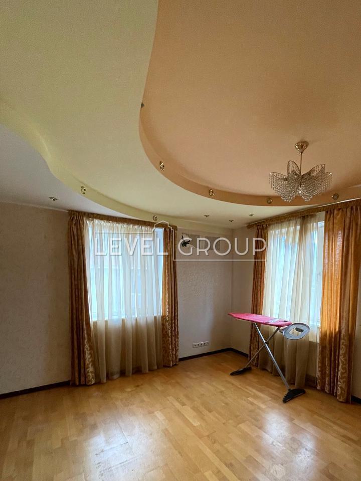Vyshneva St., 72