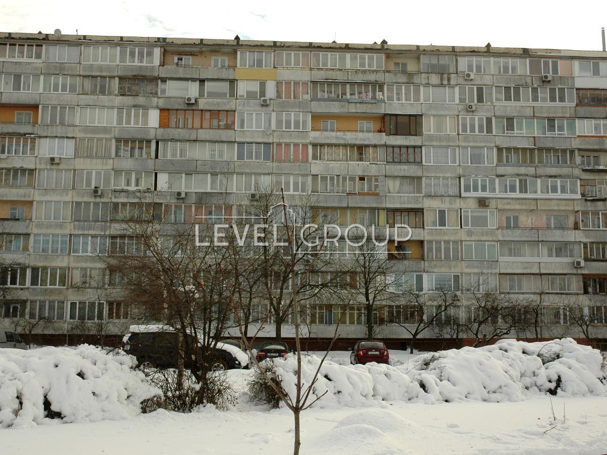 Івана Миколайчука вул. (Серафимовича), 3