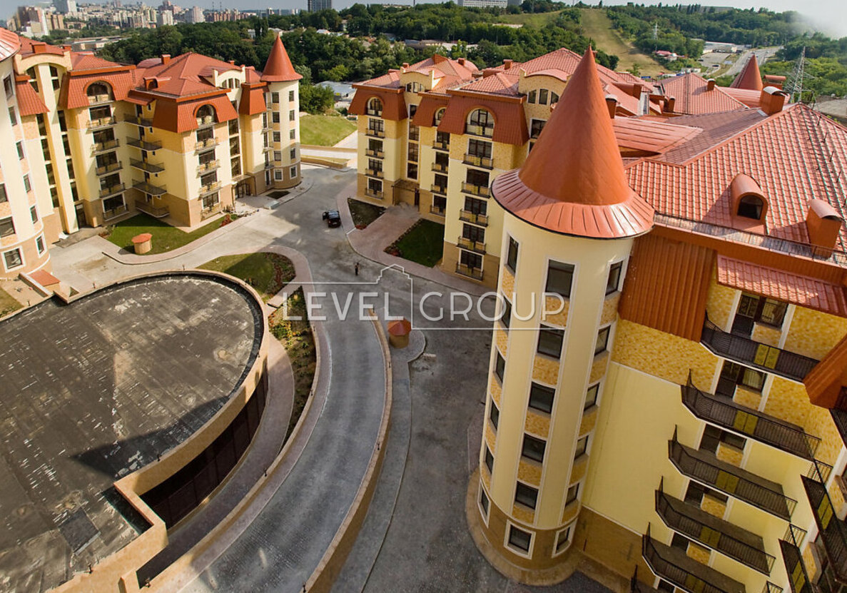 Протасів Яр вул., 8