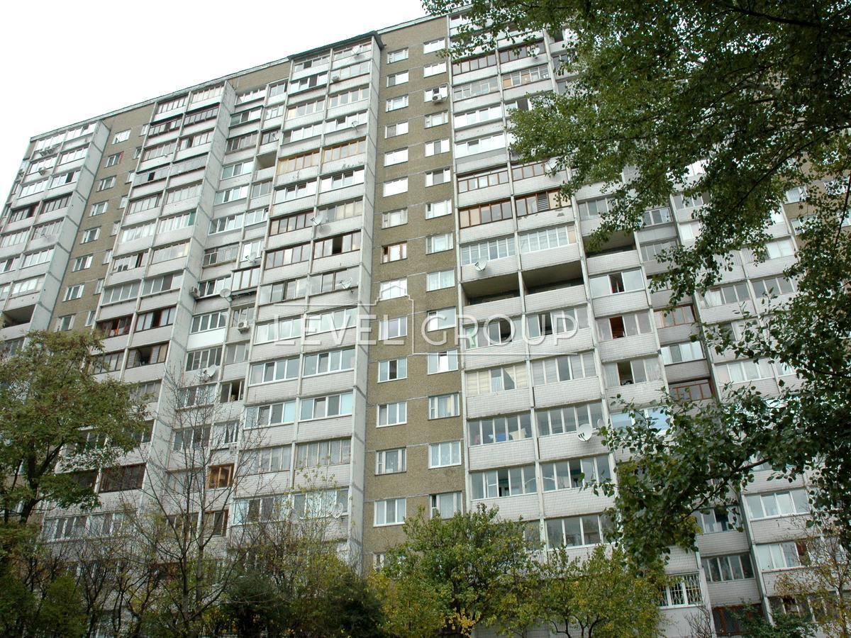 European Union Ave. (Pravdy), 8A