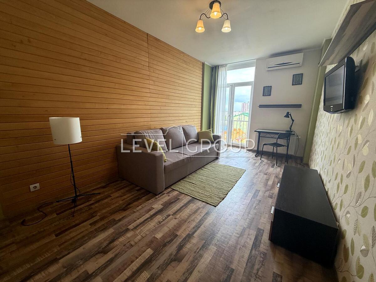 Регенераторна вул., 4