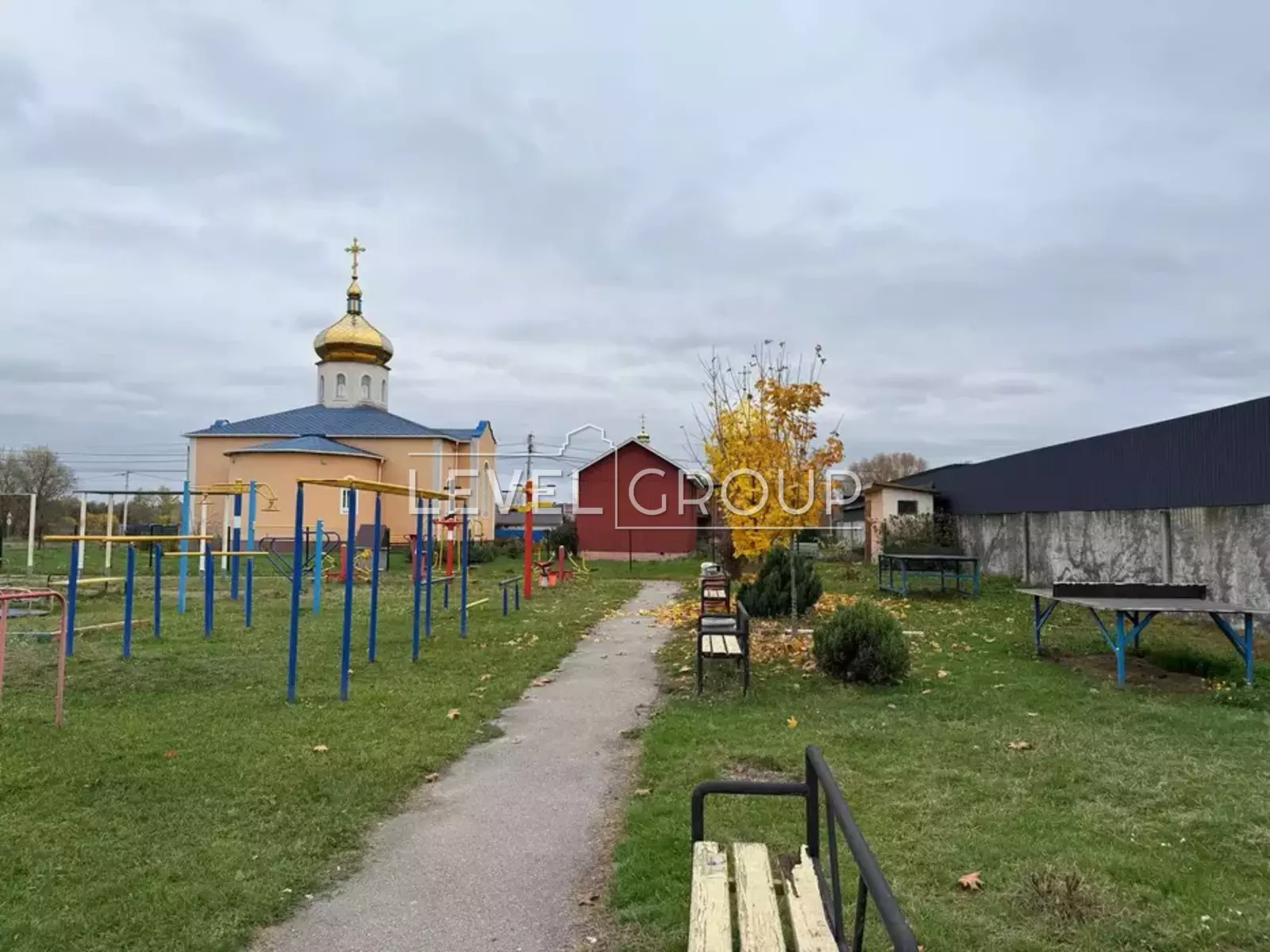 Вишнева вул.
