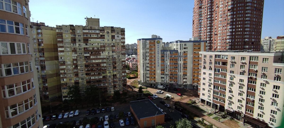 Драгоманова вул., 40ж