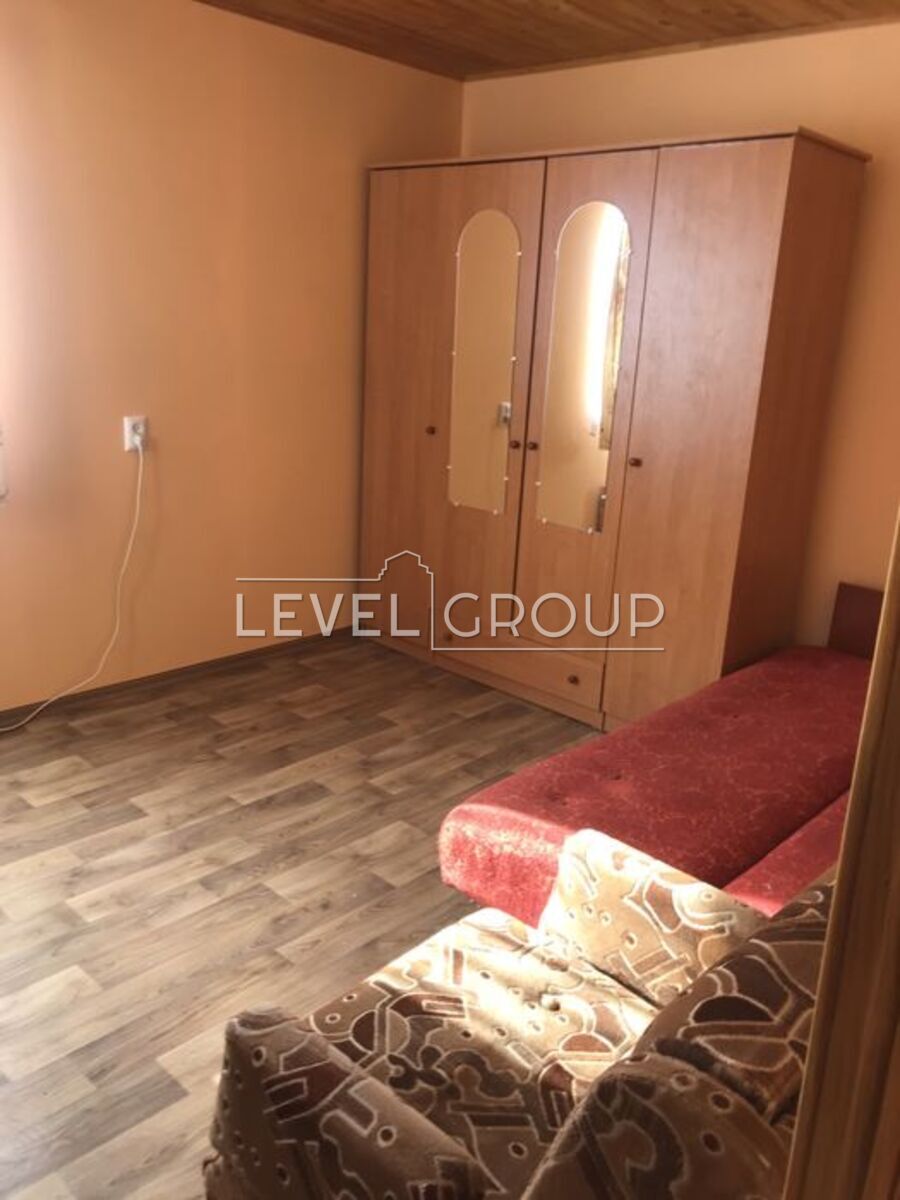 M. Karpenko St. (Kosiora), 4