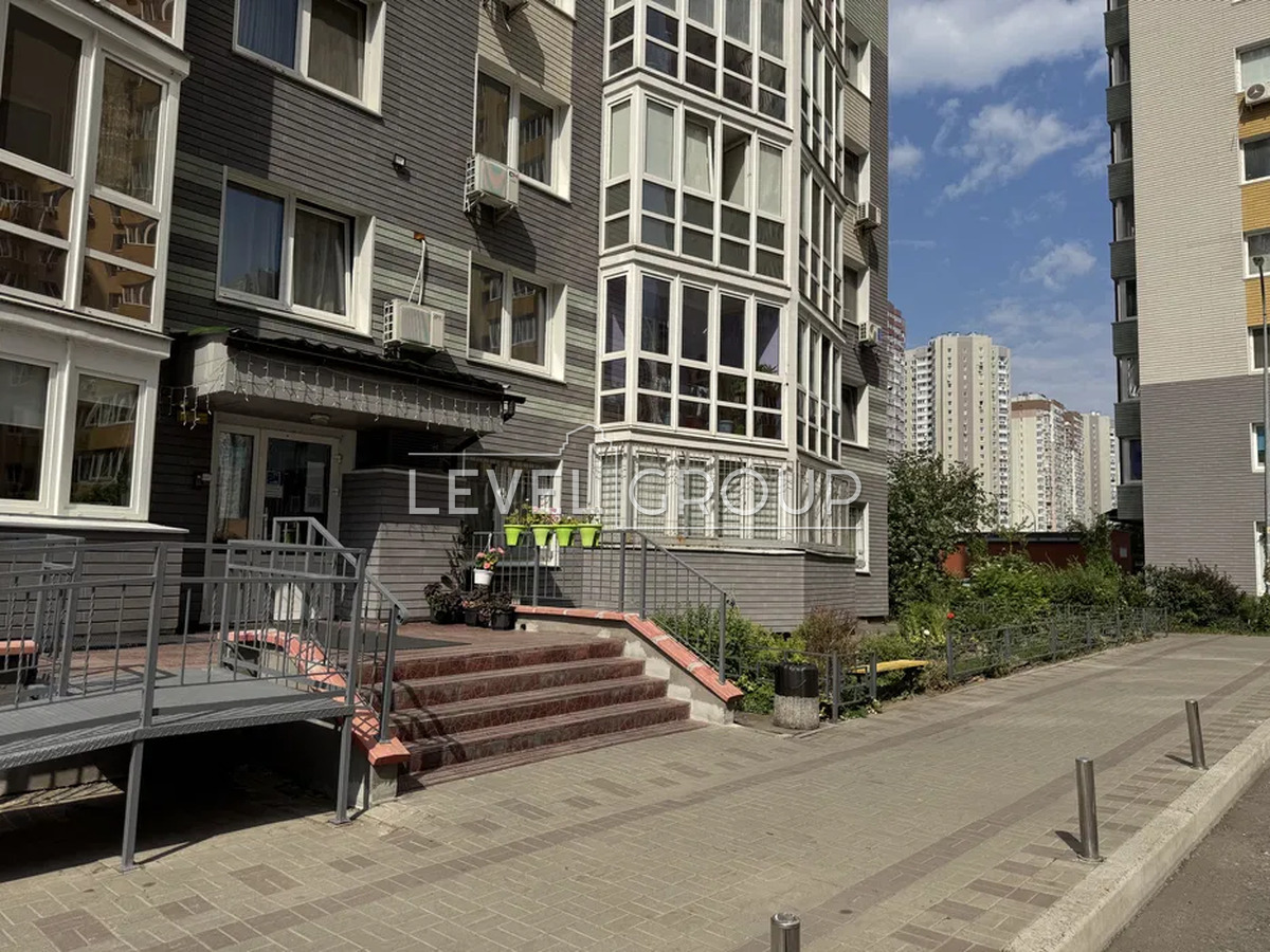Софії Русової вул., 7