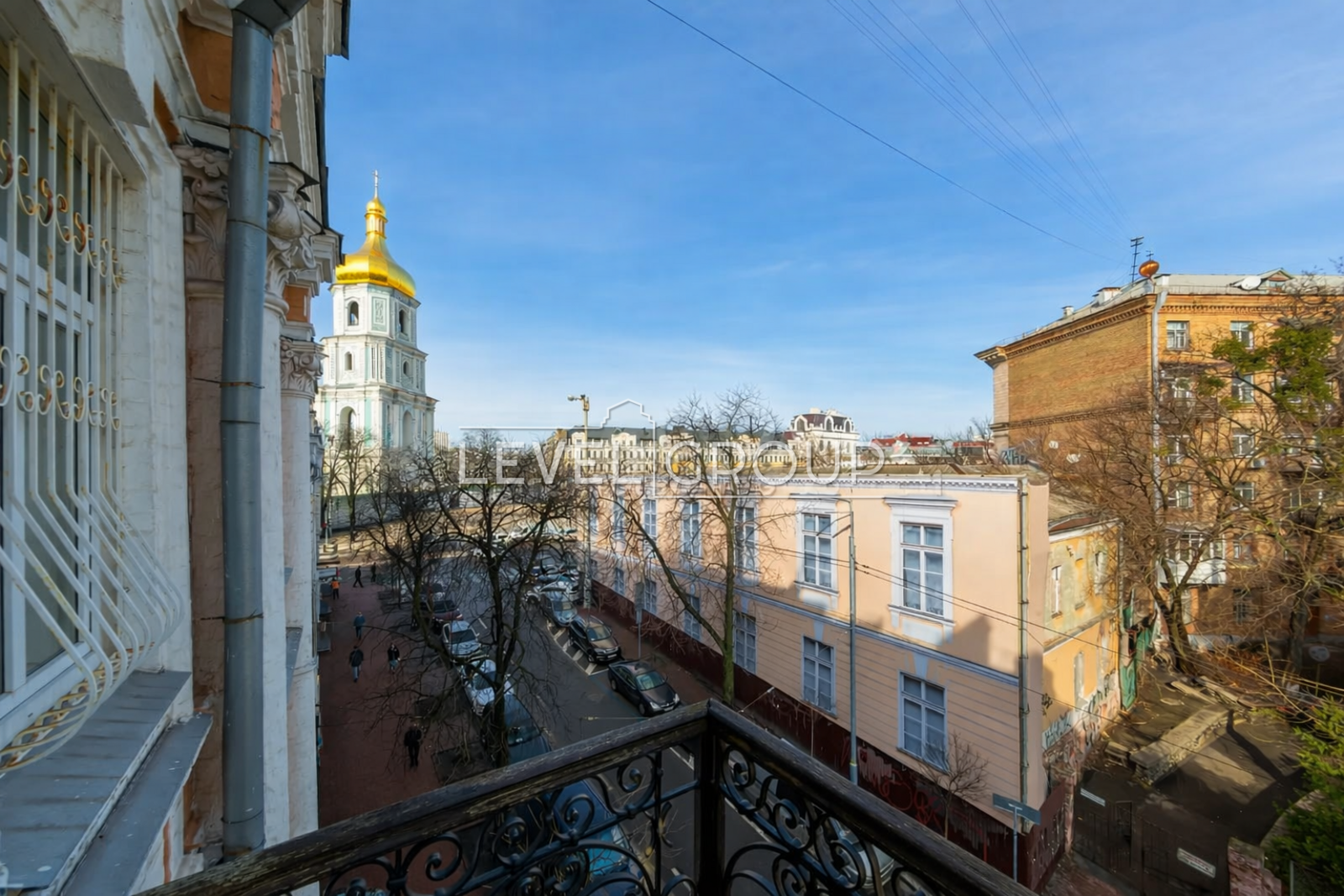 Софіївська вул., 25